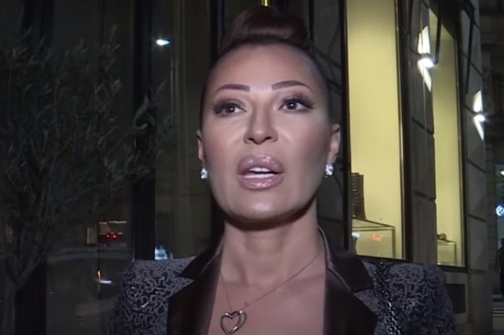 CECA GRMELA KOD VRANJEŠA NA ROĐENDANU: Došla u izazovnom izdanju, pa pokazala VITKE NOGE!