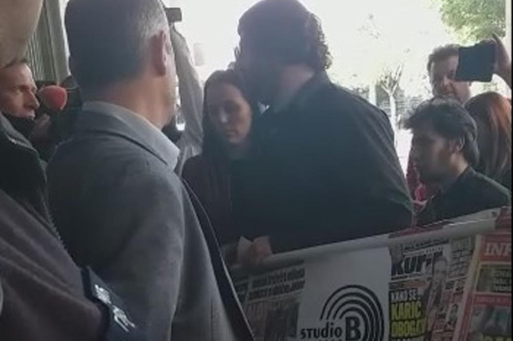 POČELI PREGOVORI VLASTI I OPOZICIJE: Aktivisti NE DAVIMO BEOGRAD pokušali DA UPADNU U SKUPŠTINU (VIDEO)