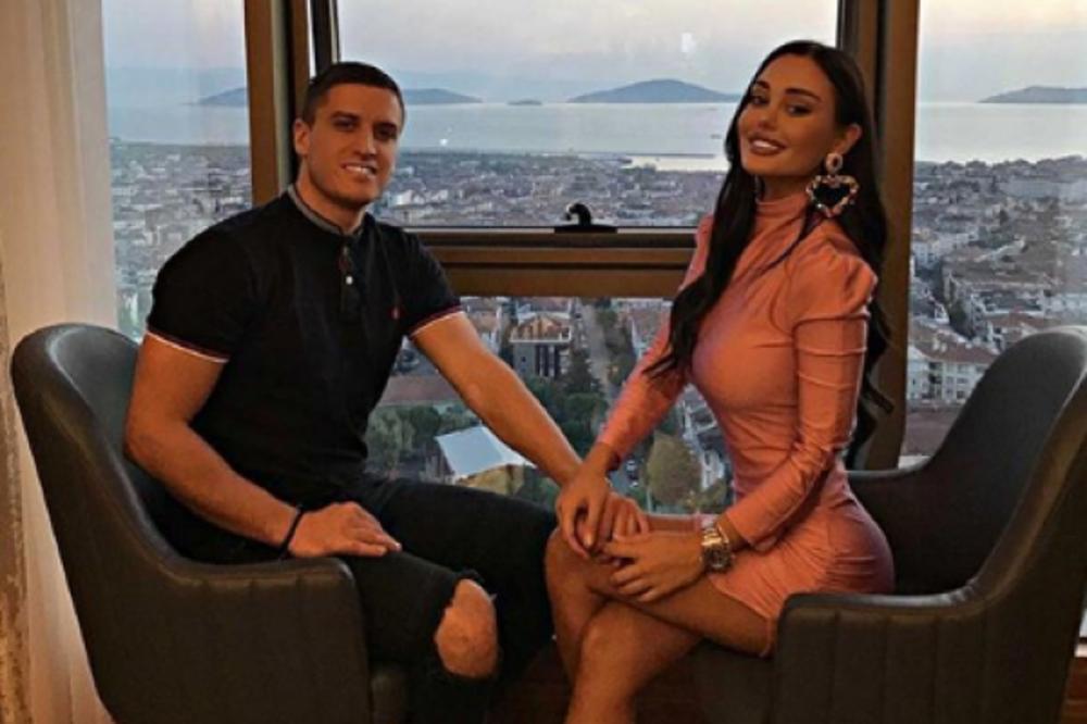 OPA, PALO POMIRENJE IZMEĐU DAVIDA I ANE!? Jednom fotografijom ZBUNILI CEO REGION - NIKO NIJE OČEKIVAO!