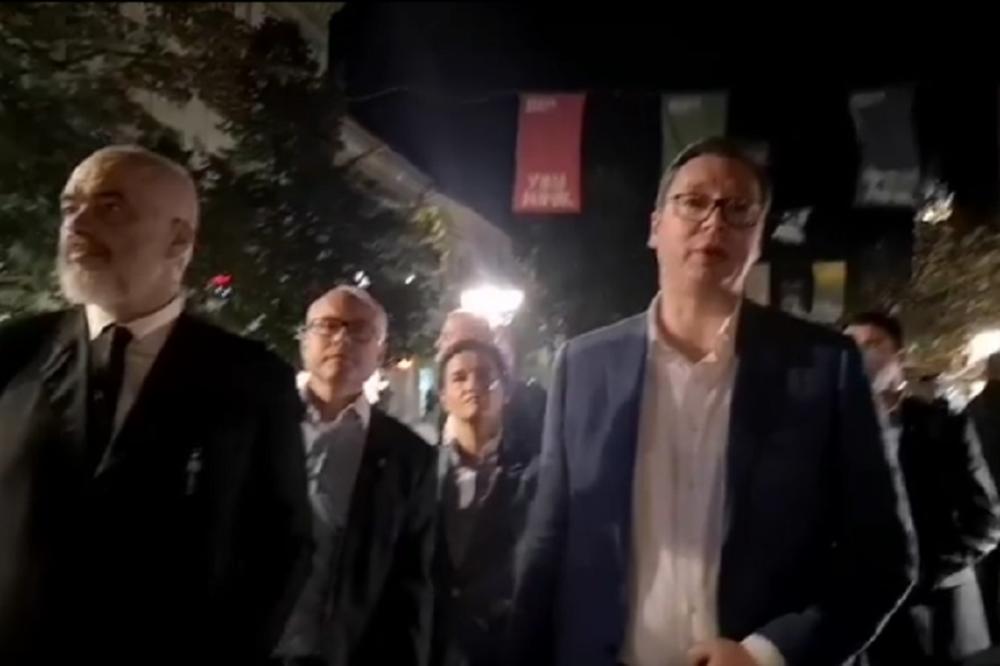 VUČIĆ JE S RAMOM ŠETAO NOVIM SADOM, A ONDA JE ISPRED NJIH NIČIM IZAZVAN IZLETEO ON! Predsednik Srbije odmah je stao