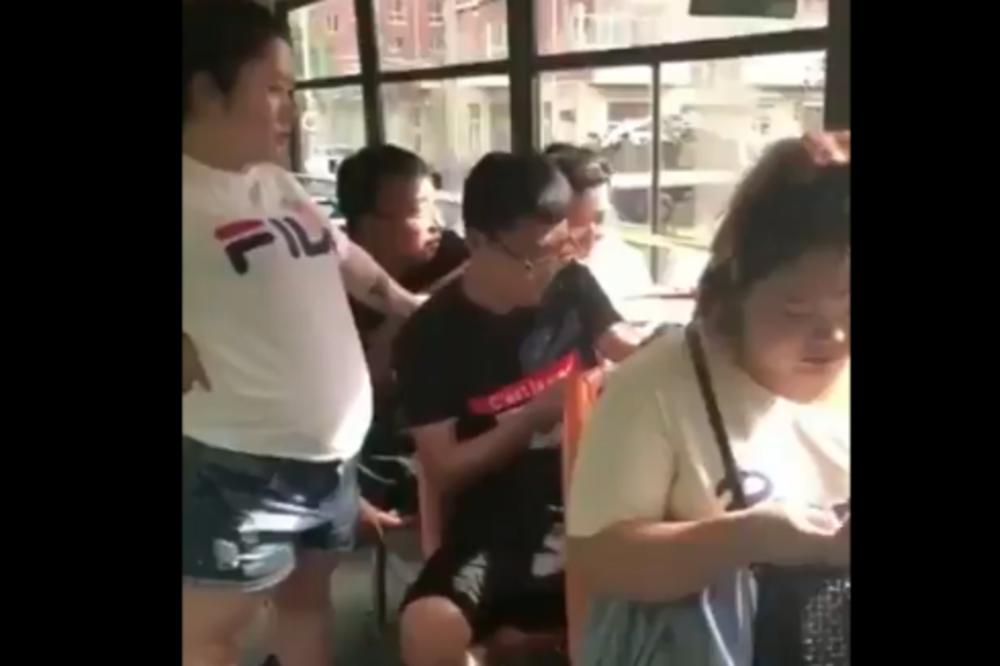 NIKO NIJE HTEO DA USTUPI MESTO TRUDNICI: Onda ih je VOZAČ naučio lekciju! Svi su bili POSRAMLJENI (VIDEO)