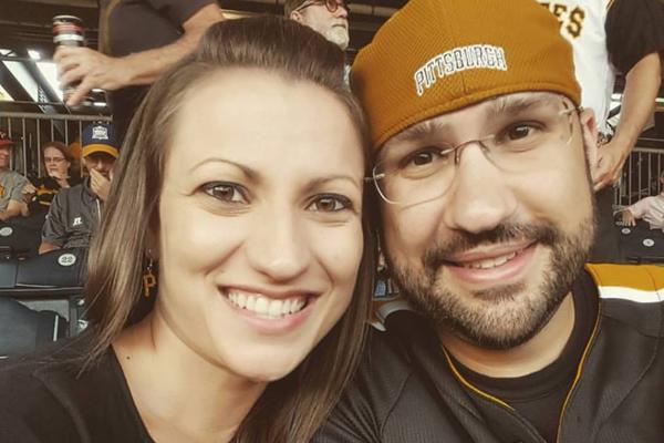 PRIMETILI SU DA IM NEŠTO SMRDI U AUTOMOBILU: Kada su podigli haubu, videli su PRIZOR koji ih je ODUVAO (FOTO)