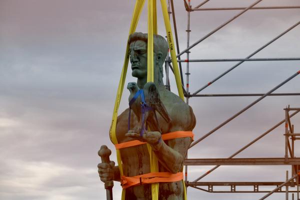 POZNATO JE KAD SE POBEDNIK VRAĆA KUĆI! Vesić OBJAVIO kada će čuveni SPOMENIK opet biti na SVOM MESTU