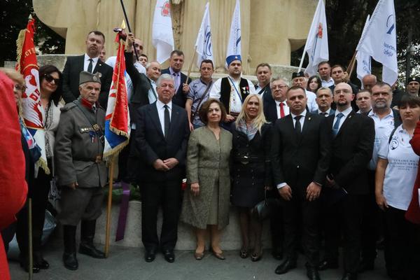 LAŽNA SRPSKA PRINCEZA NASTAVLJA DA BRUKA KARAĐORĐEVIĆE? Vikala je na POLICAJCE i terala ih da joj nađu PSA?