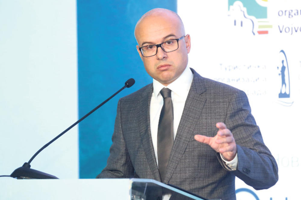 VUČEVIĆ PORUČIO LIDERU DVERI: Boško, batinašu, nikad nećeš preći cenzus!