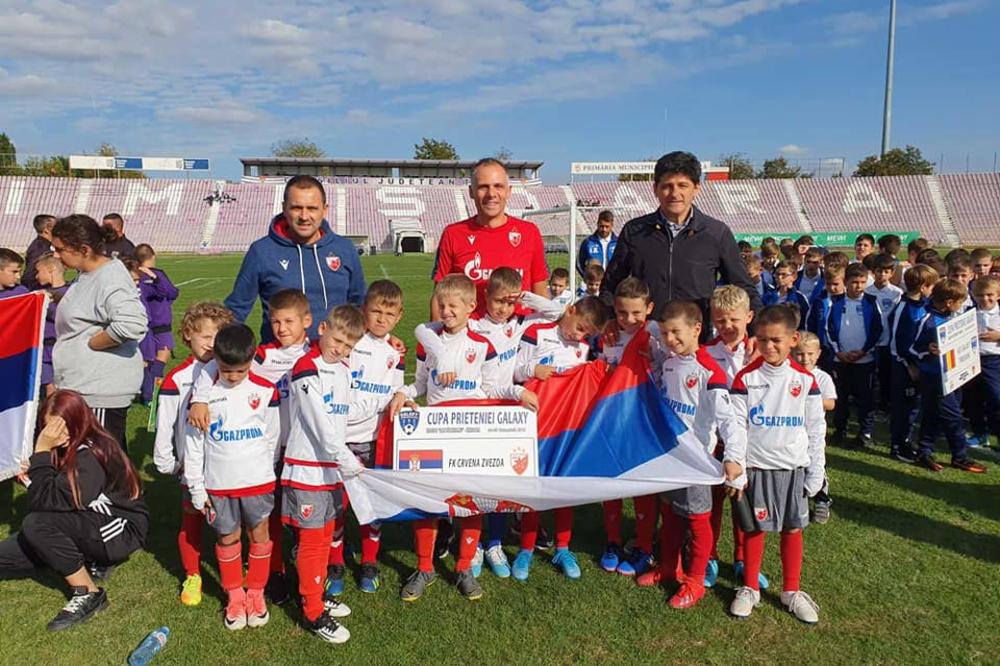 ZVEZDA 33, OSTALI 0: Neverovatan uspeh crveno-bele dece u Rumuniji pred očima Miodraga Belodedića!