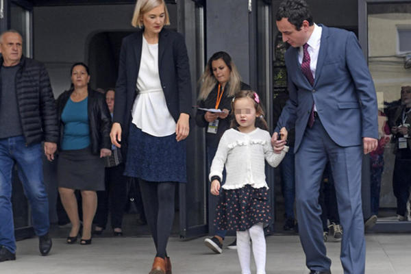 ALBANCI STREPE OD KURTIJEVE ŽENE RITE! NORVEŽANKA VEDRI I OBLAČI KOSOVOM! Ima BRDO LOVE i sve konce drži u rukama