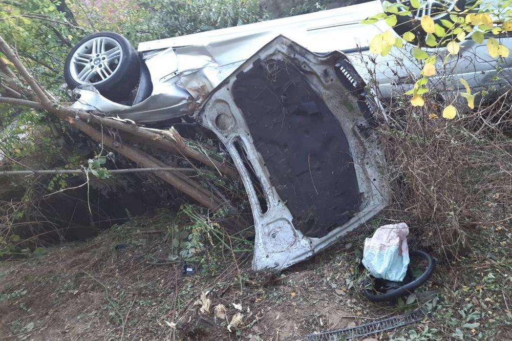 DVA KARAMBOLA POTRESLA NIŠ: Jedan vozač mrtav pijan napravio udes, drugi sa BMW-om udario u betonski zid!