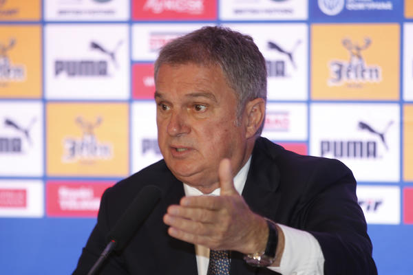 TUMBAKOVIĆ PROGOVORIO O SKANDALU SA JOVIĆEM: Poslao mi je SMS poruku, ne znam da li je bio povređen!