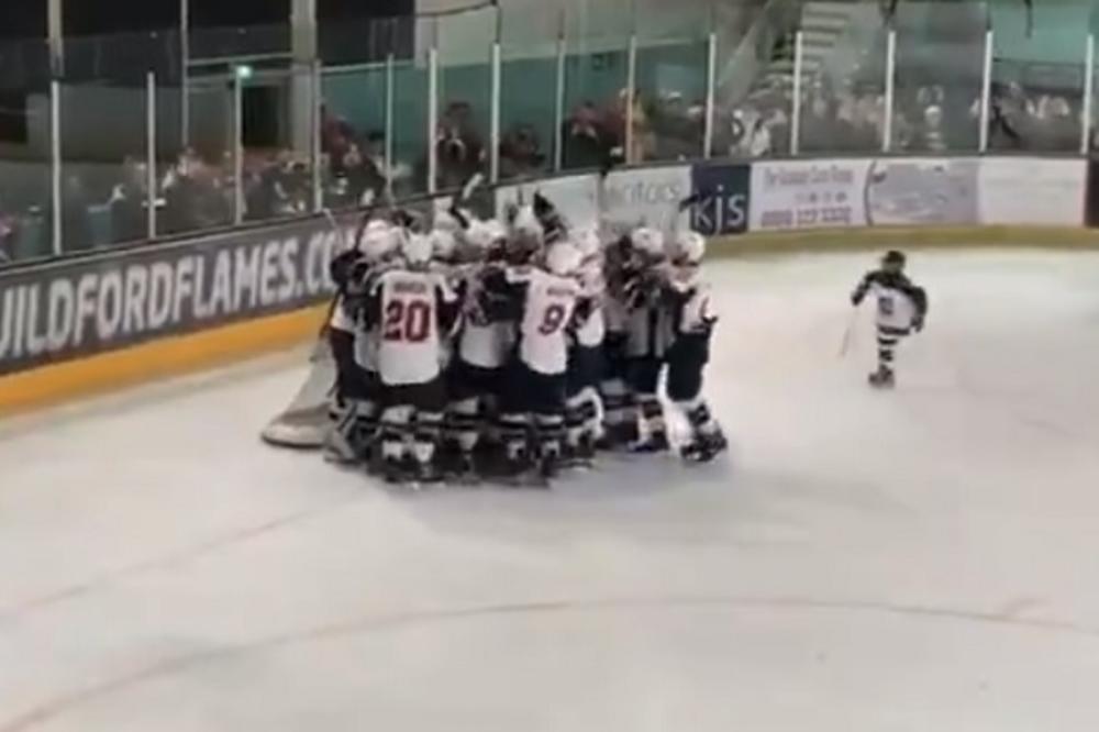 KAKAV JE OVO DOKTOR: Petr Čeh na hokejaškom debiju ODBRANIO DVA PENALA!!!