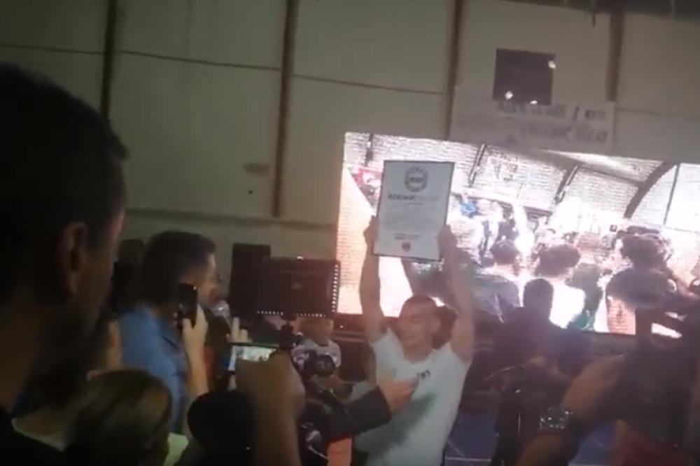SRĐAN OBORIO GINISOV REKORD! Nastalo je potpuno oduševljenje, cela hala je aplaudirala! (VIDEO)