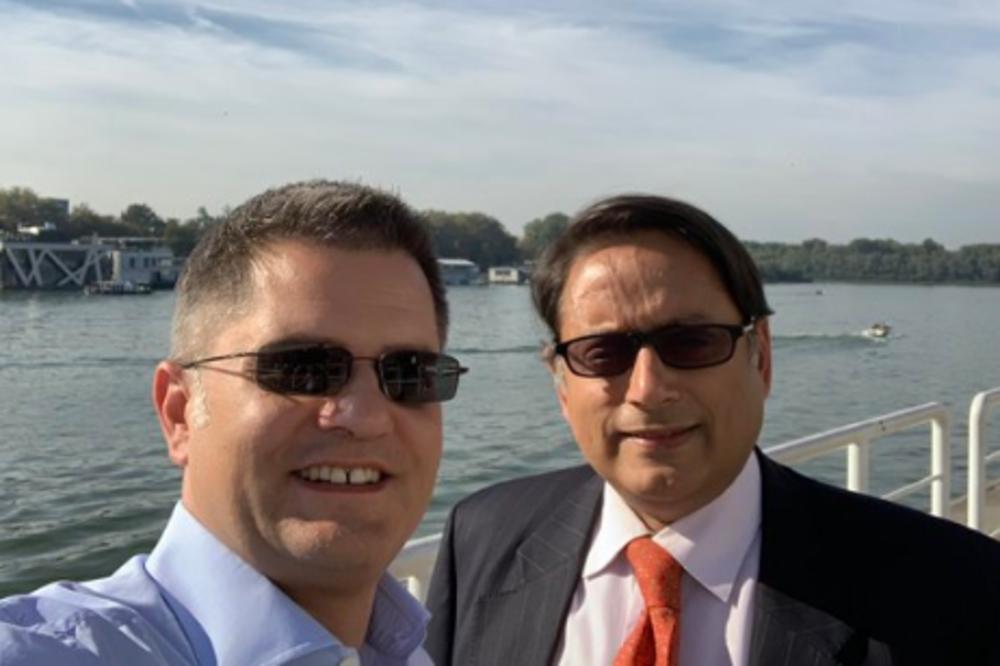 VUK JEREMIĆ SE POHVALIO PRIJATELJSTVOM S ČOVEKOM KOJI JE SVOJU ŽENU TERAO DA SE UBIJE! Novi skandal lidera NS