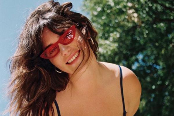 OVA MANEKENKA DONJEG VEŠA RUŠI SVE PREDRASUDE O LEPOTI: Ona je dokaz da nisu samo MRŠAVICE dobri modeli (FOTO)