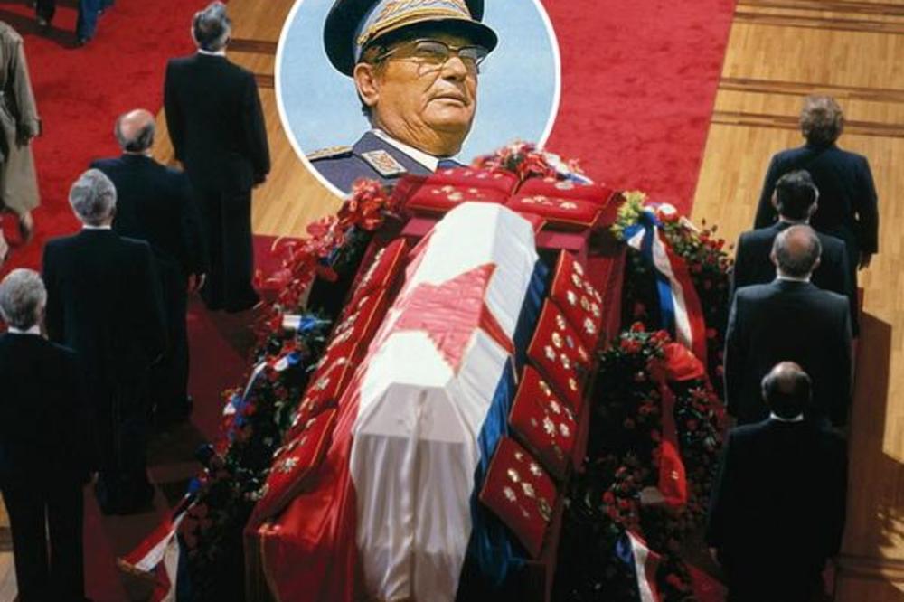 OTKRIVENA NAJVEĆA TAJNA BIVŠE JUGOSLAVIJE U kovčegu na sahrani nije bilo TITOVO TELO nego nešto skroz drugo (VIDEO)