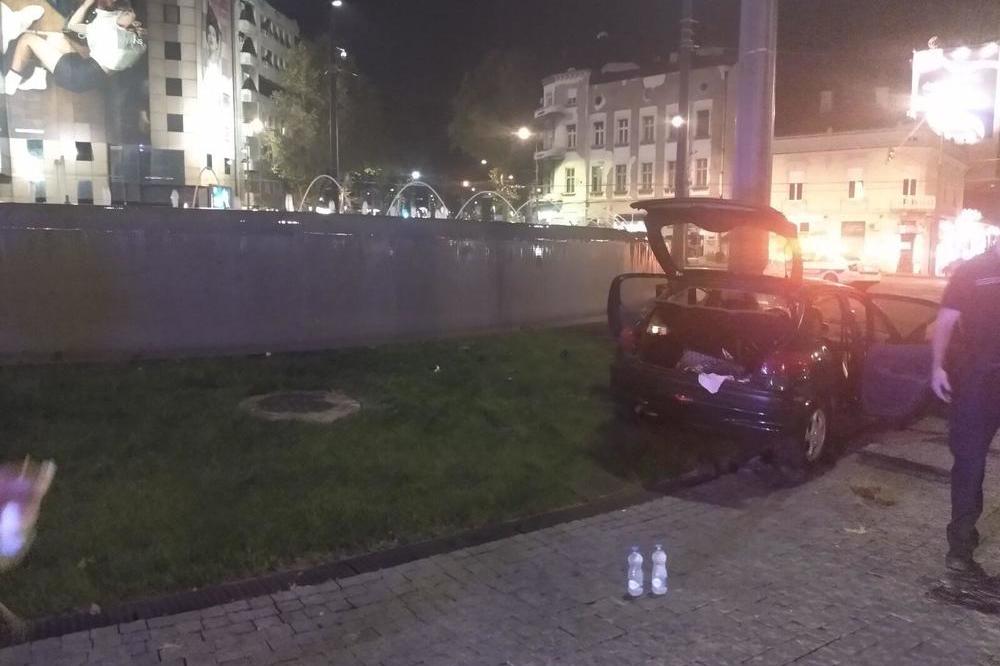 ZAKUCAO SE PRVO U FONTANU NA SLAVIJI, PA U BANDERU: Vozač hitno prebačen na reanimaciju