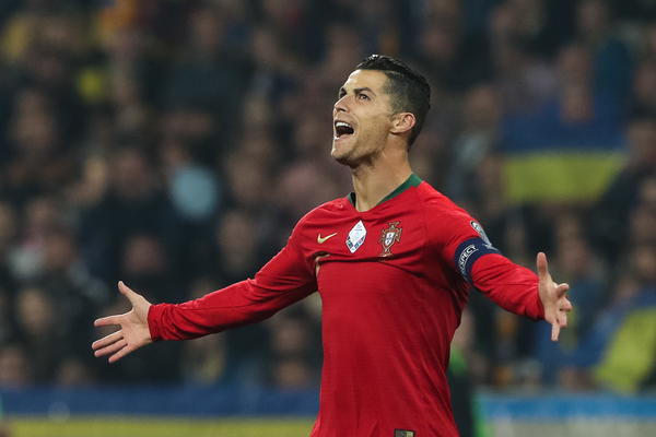 KAKVA PONUDA! Kristijano Ronaldo pred potpisom?