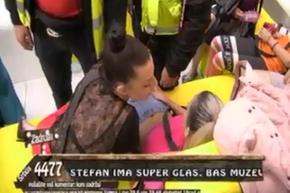 TARA SIMOV ZAVRŠILA U ZATVORU: Pala je još jedna njena ŽRTVA! Pola kuće nije moglo da ih razdvoji! (VIDEO)