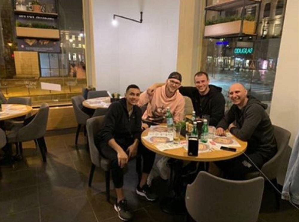 Džok Lendejl među crno-belima  