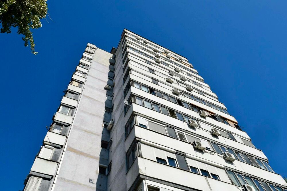 Sloba Radanović, Zgrada, Soliter, Novi Beograd