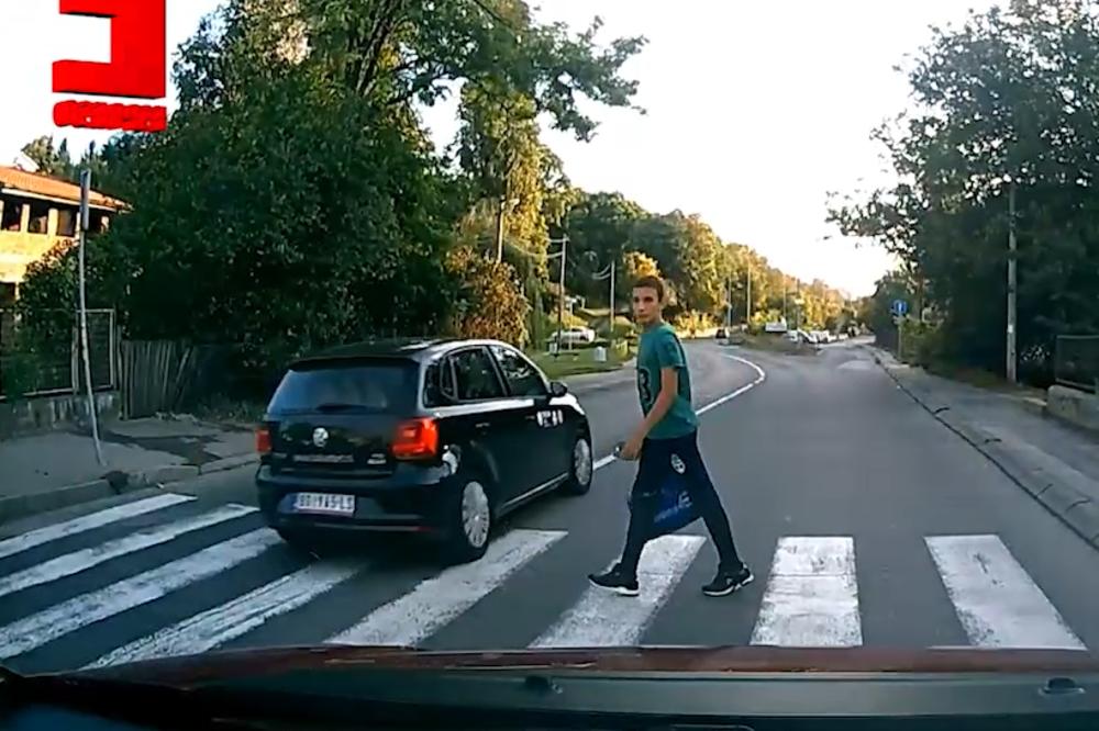 BEOGRAĐANIN ZAMALO DA ZGAZI DETE NA PEŠAČKOM! Projurio je preko pune linije, sekunde su falile da ga pokosi (VIDEO)