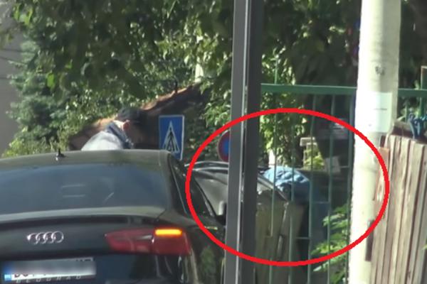 ŠTA SE ZAISTA DEŠAVA SA KIJOM KOCKAR? Uhvaćena kako PRETURA po KONTEJNERU, zapuštena i nikakva, fanovi BRINU!(FOTO)