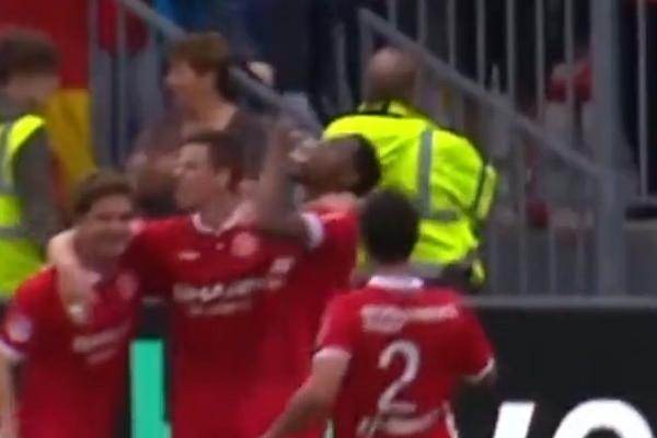 NAVIJAČI GA GAĐALI PIVOM SA TRIBINE: Njegova reakcija postala je najveći hit na internetu!