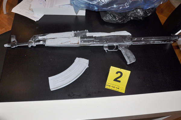 ŠVEDSKI RAMBO UHVAĆEN U NOVOM SADU: Policajci nisu mogli da VERUJU šta vide! (FOTO)