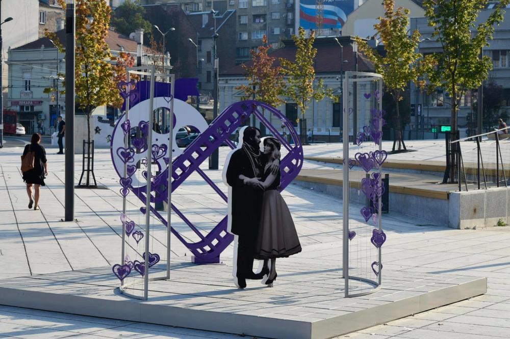 MILENA I DRAGAN SU SADA U VEČNOM ZAGRLJAJU! Beograd je dobio zvezdanu stazu i Trg ljubavi na Slaviji! (FOTO)