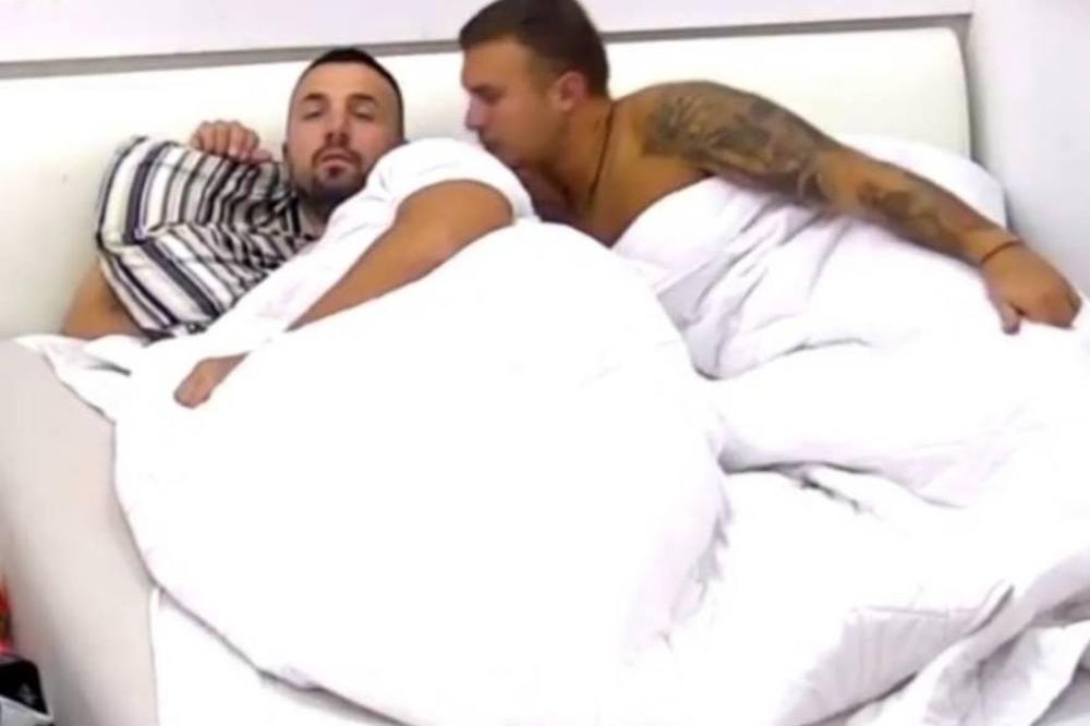 OSMANE, IZGLEDA DA ĆE TI TOMOVIĆ BITI SNAJKA: Vladimir i Stefan završili U KREVETU, pa postali HIT!