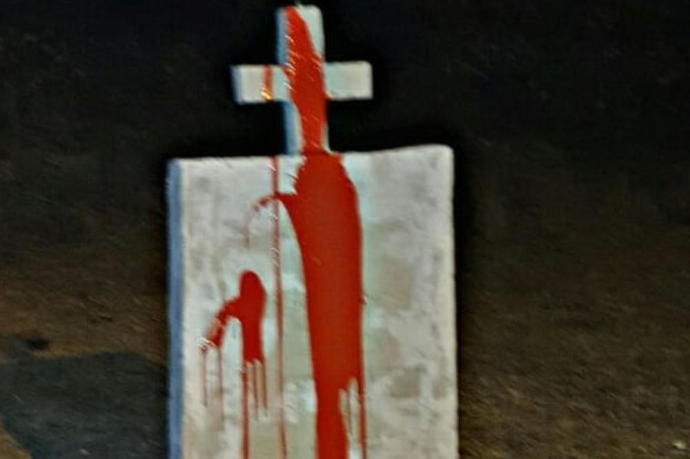 OSKRNAVLJEN SPOMENIK ČETNICIMA U JAGODINI: Premazan je CRVENOM BOJOM, a ovo je RAZLOG! (FOTO)