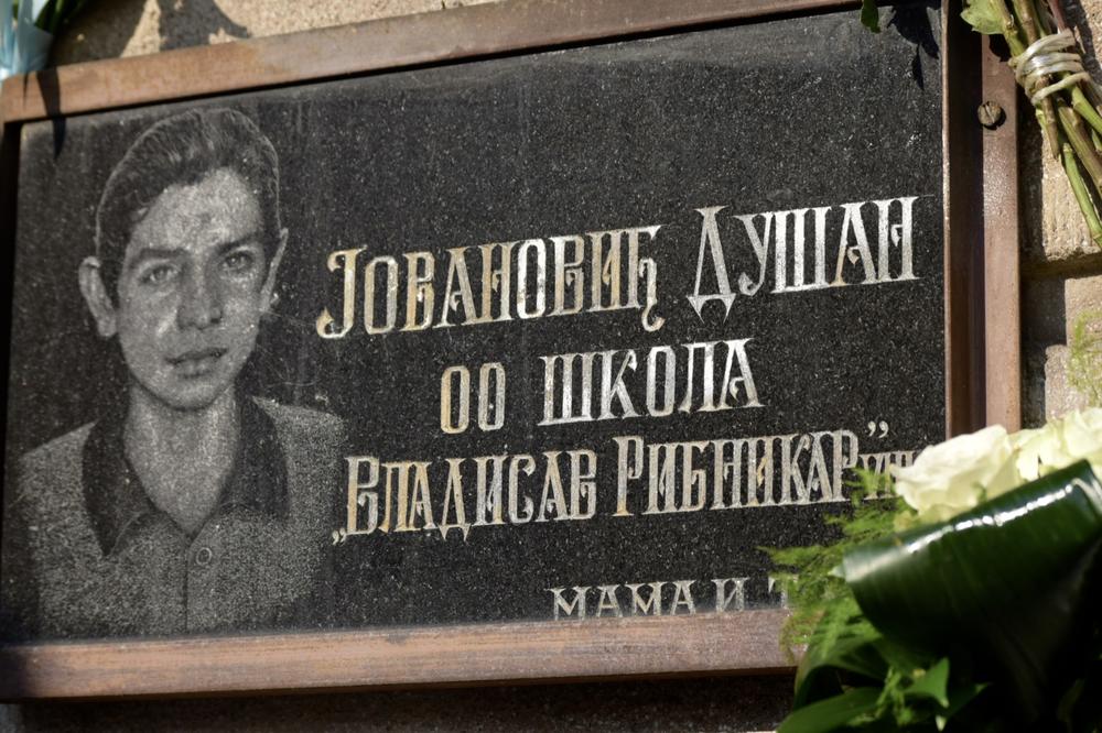 DUŠAN JOVANOVIĆ IMAO JE SAMO 13 GODINA, A UBILI SU GA SKINHEDSI JER JE BIO ROM: Ubice su danas na slobodi