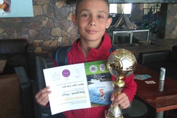 JA SAM MATIJA, TRENIRAM FUDBAL I IMAM TUMOR! Srbijo, probudi se i spasi život OVOM DETETU!