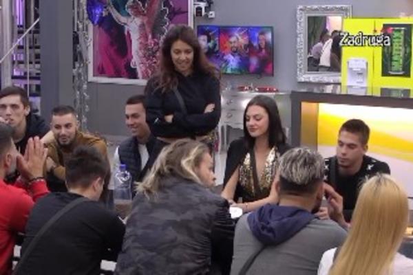 IVANA KRUNIĆ U ŽESTOKOM KLINČU SA TOMOVIĆEM: Hoćeš da ućutiš? Gledaj svoja posla! (VIDEO)