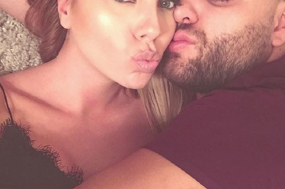 NAJPOZNATIJI PAR U SRBIJI RASKINUO VERIDBU! Ona ODMAH smuvala POZNATU FACU, pa ga POKAZALA SVIMA