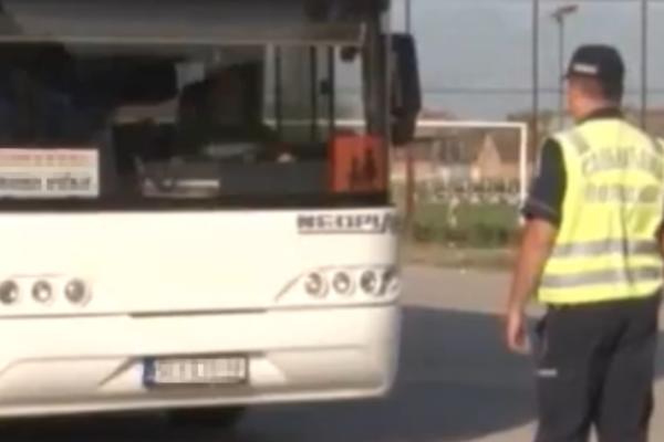 DA LI STE VI NORMALNI?! Prevoznik iz Novog Pazara VRATIO srpske đake u neispravan autobus NAKON policijske zabrane