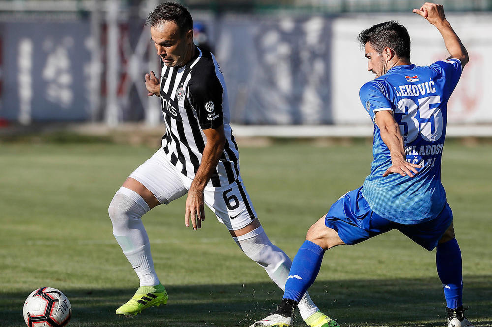 MLADOST IZ JEDNOG METKA 'UPUCALA' PARTIZAN PRED JUNAJTED: Crno-beli prvi put u ovom mileniumu pali u Lučanima!