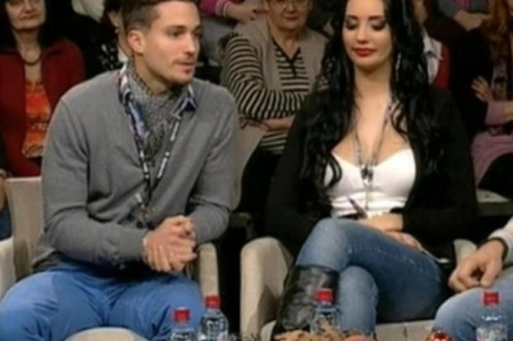 GLEDAMO JE U OMILJENIM SERIJAMA: Bio je učesnik Farme, imao SE*S sa Kaćom, a njegova SESTRA je naša POZNATA GLUMICA