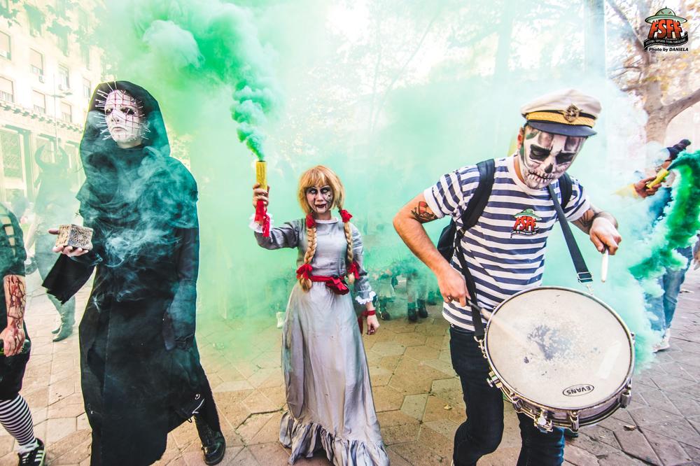 ZOMBIJI PROŠETALI ULICAMA BEOGRADA: Navikli smo već na njih (FOTO)