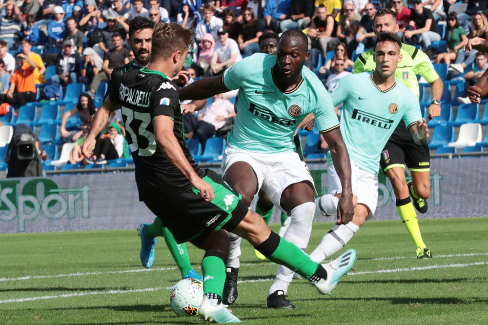 ĐURIČIĆ POGODIO U GOLEADI SA INTEROM: Bomba Naingolana, Parmina petarda, "lepotica" šokirala Milan u nadoknadi!