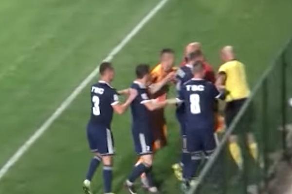 IGRAČI TSC-A SE ZALETELI DA BIJU SUDIJU! DOŠLO IZ 'DVOJKE U KECA': Novi skandal u srpskom fudbalu!