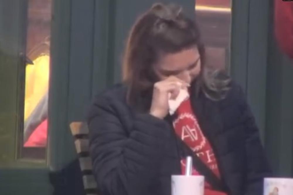 Naša pevačica strahuje da će završiti kao pokojna majka! Iznela strašne stvari - "Umrla je od..."