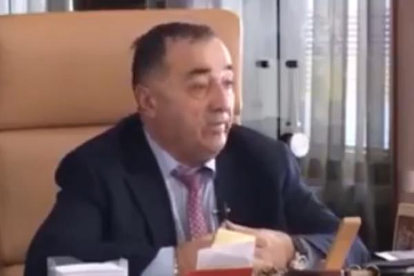 POSLE 30 GODINA SMENJEN NAJLEGENDARNIJI DIREKTOR! Ima samo OSNOVNU ŠKOLU, a svi su ga zapamtili zbog SMEŠNIH IZJAVA