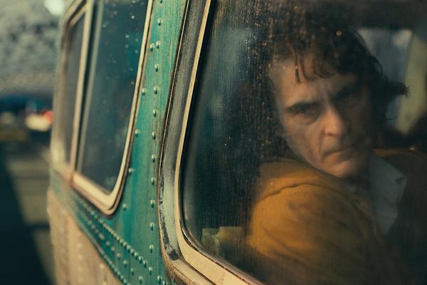 KRITIKA KOJA JE PODELILA JAVNOST: Zašto je prikaz mentalnog oboljenja u "Džokeru" opasno dezinformišući