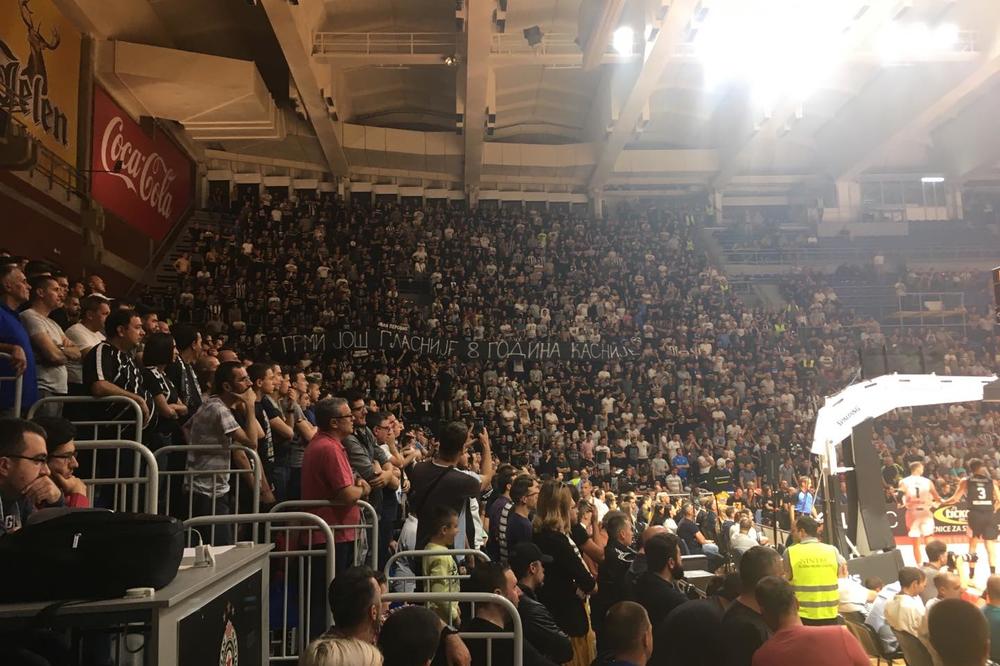 UBIJENI NAVIJAČ PARTIZANA DOBIO PAROLU U PIONIRU: Cela dvorana je ustala i skandirala njegovo ime!