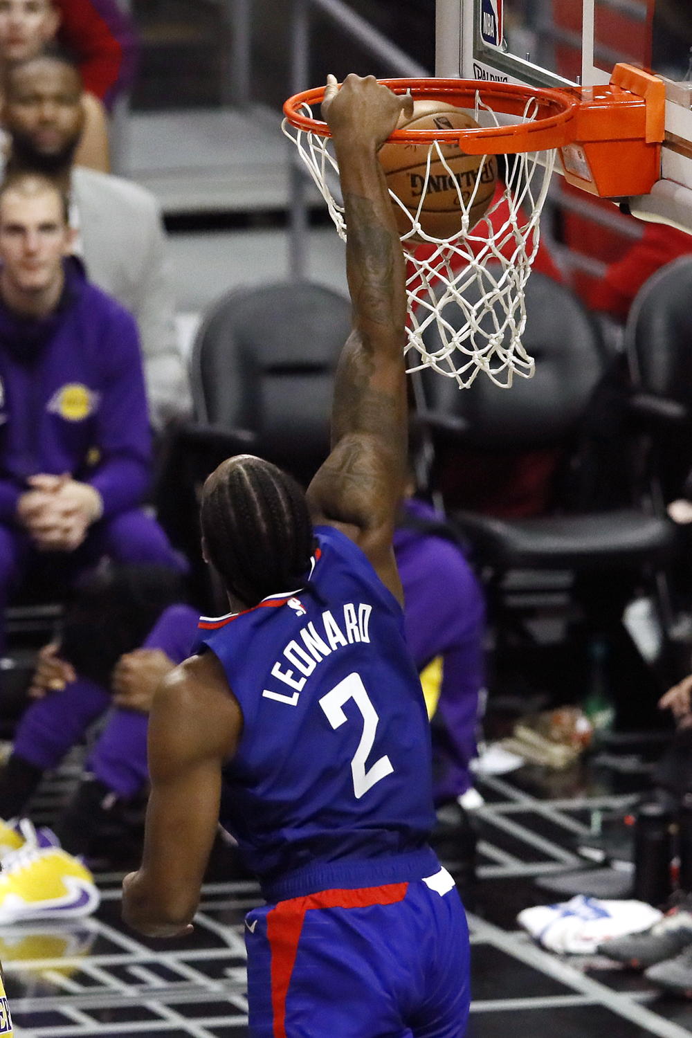 Kavai Lenard je postigao 30 poena u debiju za Kliperse