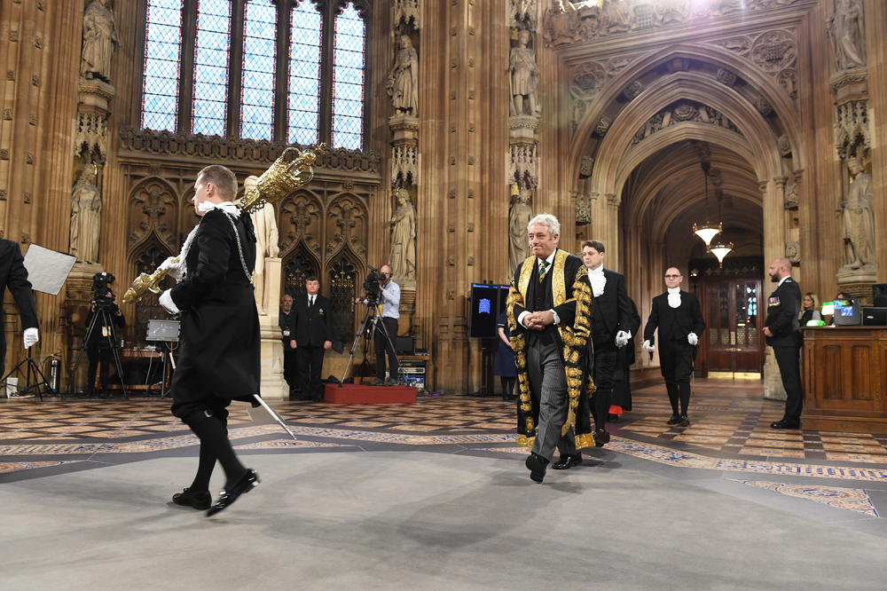 OVAJ POSAO POSTOJI VEĆ 600 GODINA, PLATA JE VEĆA OD PREMIJERSKE! Uskoro počinje BITKA za prestižnu poziciju