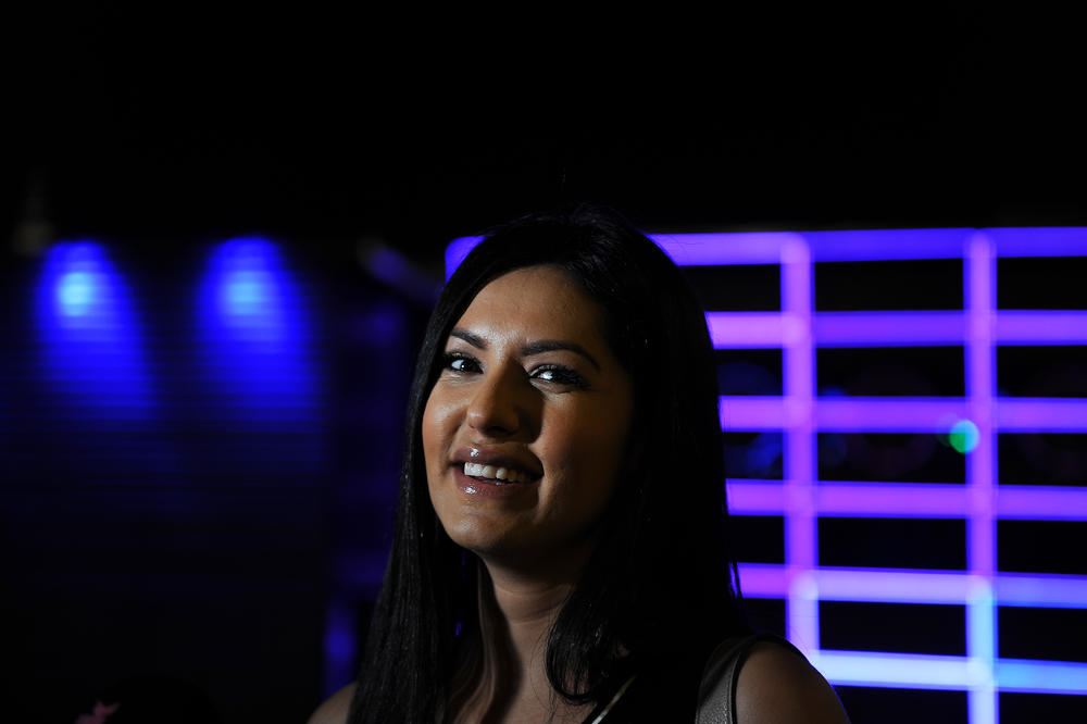 SVI ZNAMO KAKO IZGLEDA TANJA SAVIĆ, ALI NIKO NE ZNA DA JOJ JE OVO SESTRA! Lepa je kao ANĐEO, a tek telo... (FOTO)