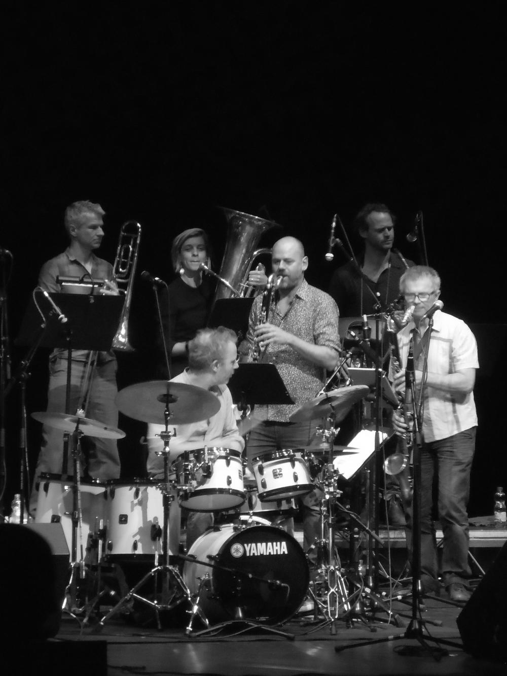 Flat Earth Society, Peter Vermerh sasvim desno