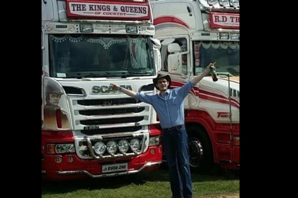 VOZAČ KAMIONA SMRTI NIJE ZNAO ŠTA PREVOZI? On je zvao HITNU! Umrli Kinezi trebalo je da budu prodani u BELO ROBLJE