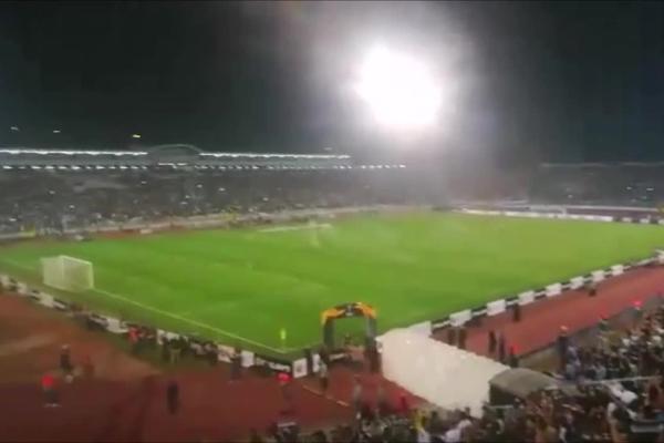 CEO STADION JE ZAGRMEO KAO NEKADA: Pucaju bubne opne, sve se trese, dok Grobari dominiraju!